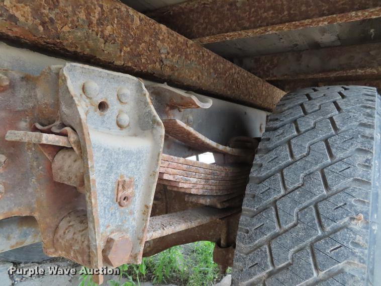 image for item DD6179 1988 GMC 7000 box truck