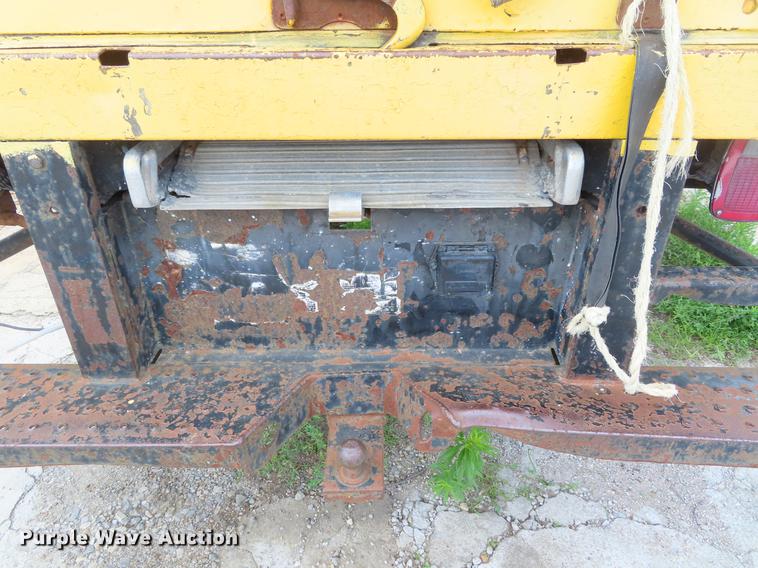 image for item DD6179 1988 GMC 7000 box truck