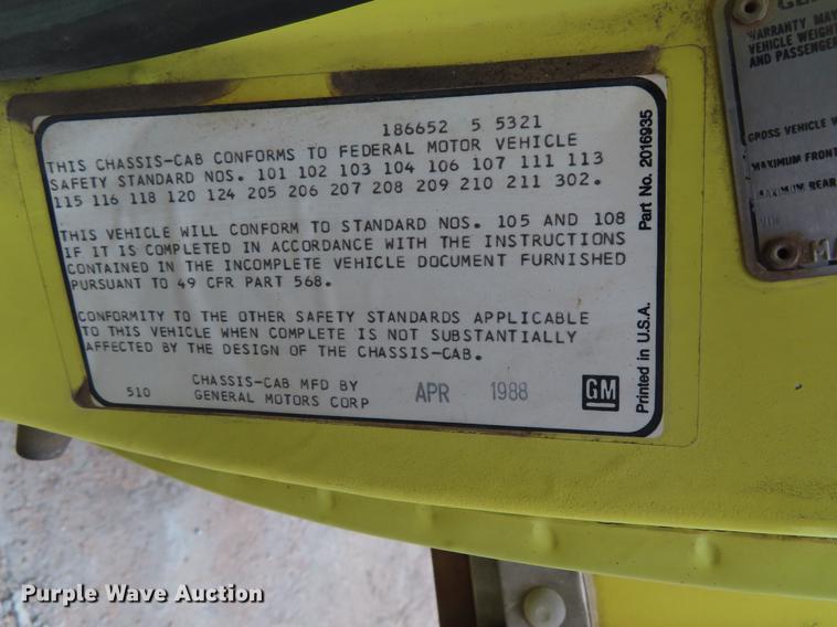 image for item DD6179 1988 GMC 7000 box truck