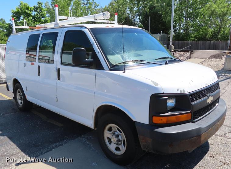 image for item DD6181 2005 Chevrolet Express 1500 van