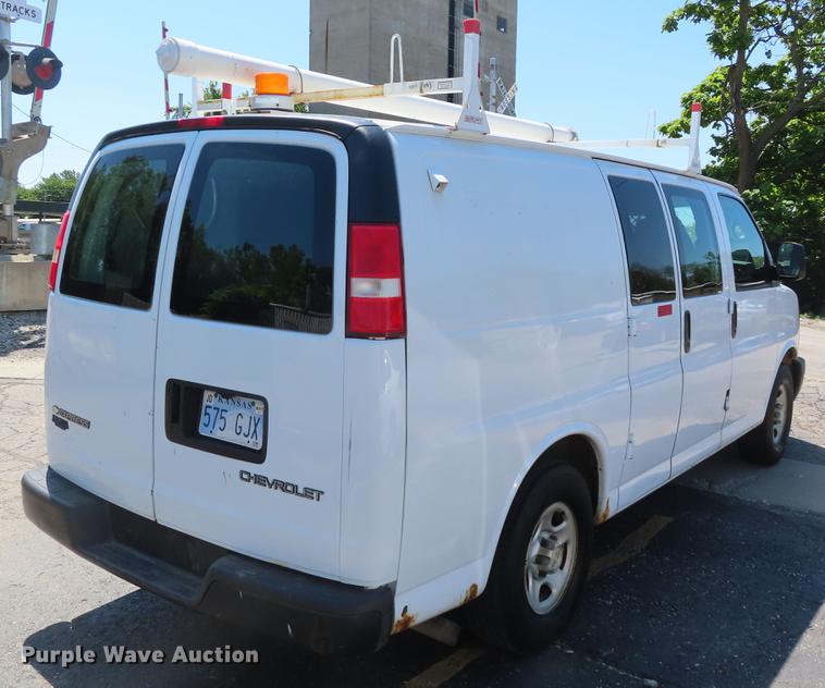 image for item DD6181 2005 Chevrolet Express 1500 van