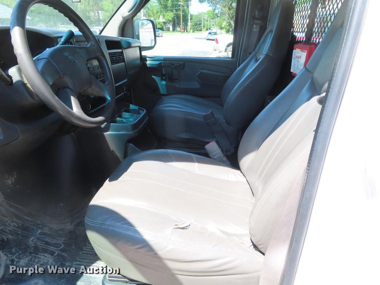 image for item DD6181 2005 Chevrolet Express 1500 van