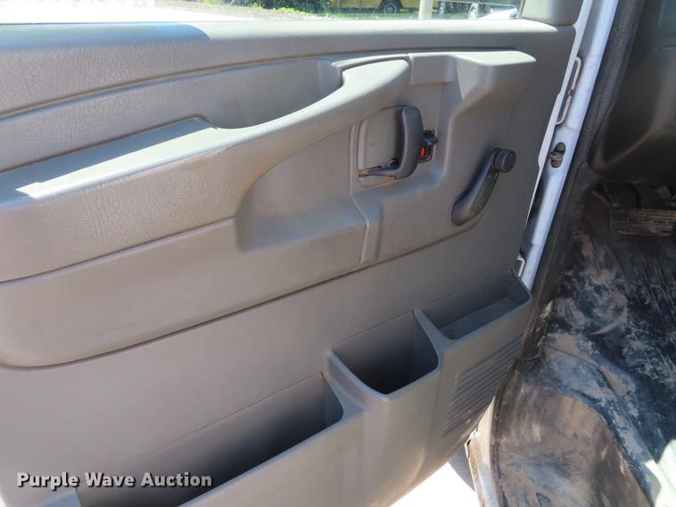 image for item DD6181 2005 Chevrolet Express 1500 van