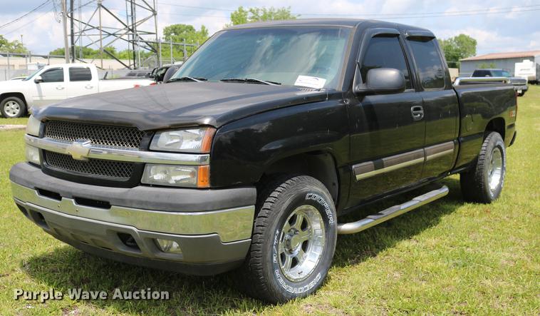 image for item DD8226 2005 Chevrolet Silverado 1500 Ext. Cab pickup truck
