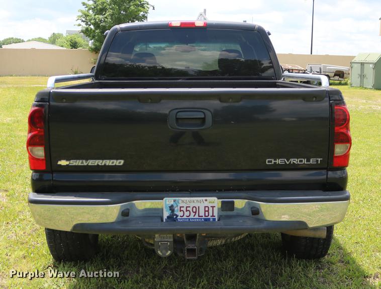 image for item DD8226 2005 Chevrolet Silverado 1500 Ext. Cab pickup truck