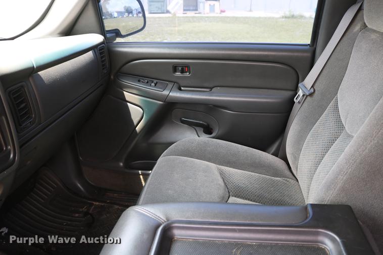 image for item DD8226 2005 Chevrolet Silverado 1500 Ext. Cab pickup truck