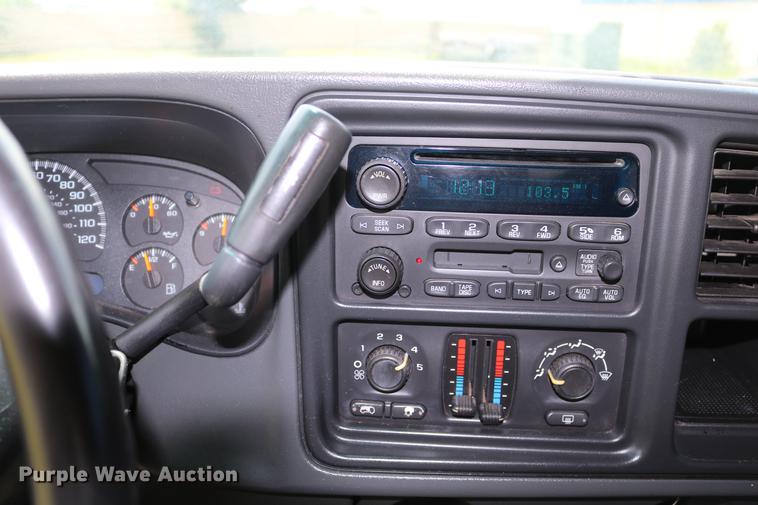 image for item DD8226 2005 Chevrolet Silverado 1500 Ext. Cab pickup truck