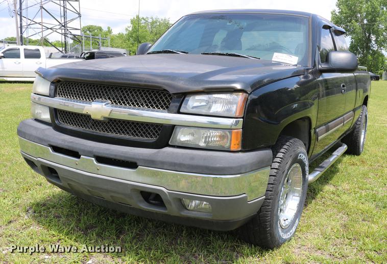 image for item DD8226 2005 Chevrolet Silverado 1500 Ext. Cab pickup truck