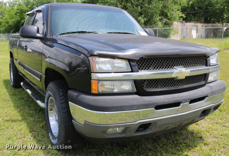 image for item DD8226 2005 Chevrolet Silverado 1500 Ext. Cab pickup truck