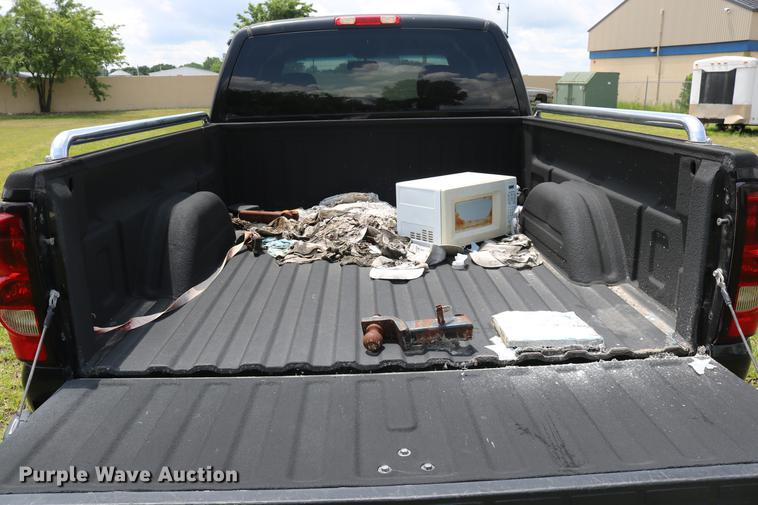 image for item DD8226 2005 Chevrolet Silverado 1500 Ext. Cab pickup truck