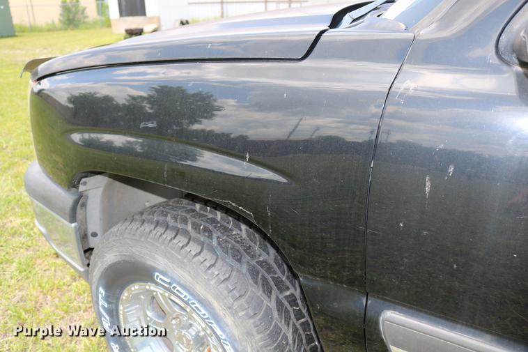 image for item DD8226 2005 Chevrolet Silverado 1500 Ext. Cab pickup truck