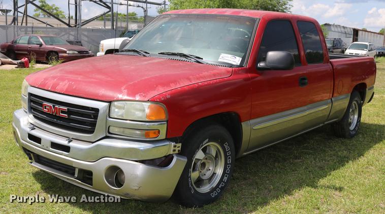 image for item DD8233 2003 GMC Sierra 1500 Ext. Cab pickup truck