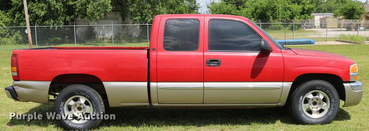 image for item DD8233 2003 GMC Sierra 1500 Ext. Cab pickup truck