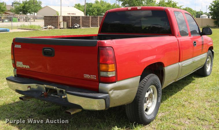 image for item DD8233 2003 GMC Sierra 1500 Ext. Cab pickup truck