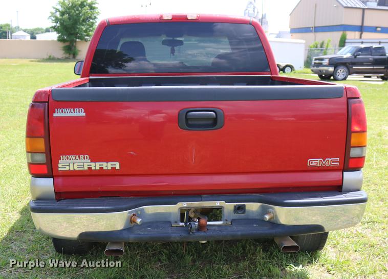 image for item DD8233 2003 GMC Sierra 1500 Ext. Cab pickup truck