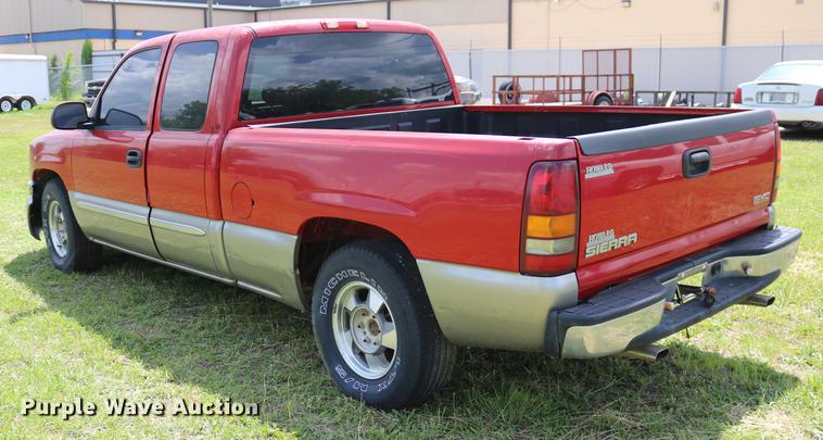 image for item DD8233 2003 GMC Sierra 1500 Ext. Cab pickup truck