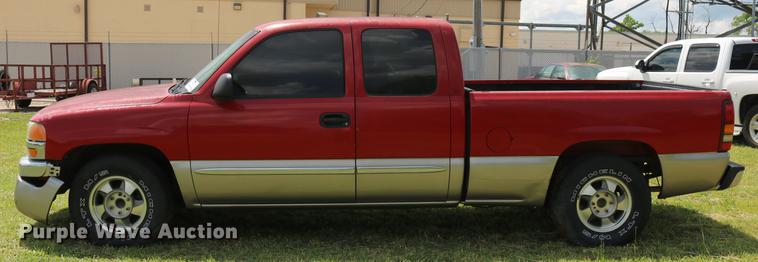 image for item DD8233 2003 GMC Sierra 1500 Ext. Cab pickup truck