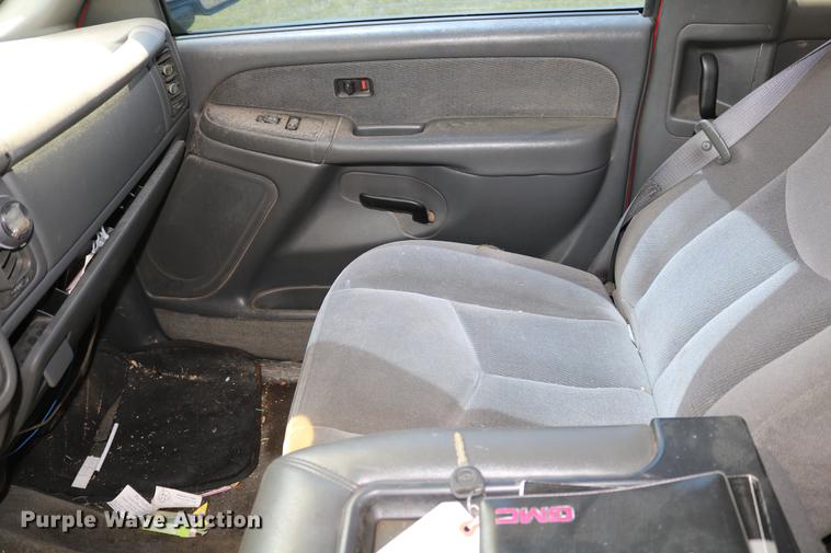 image for item DD8233 2003 GMC Sierra 1500 Ext. Cab pickup truck