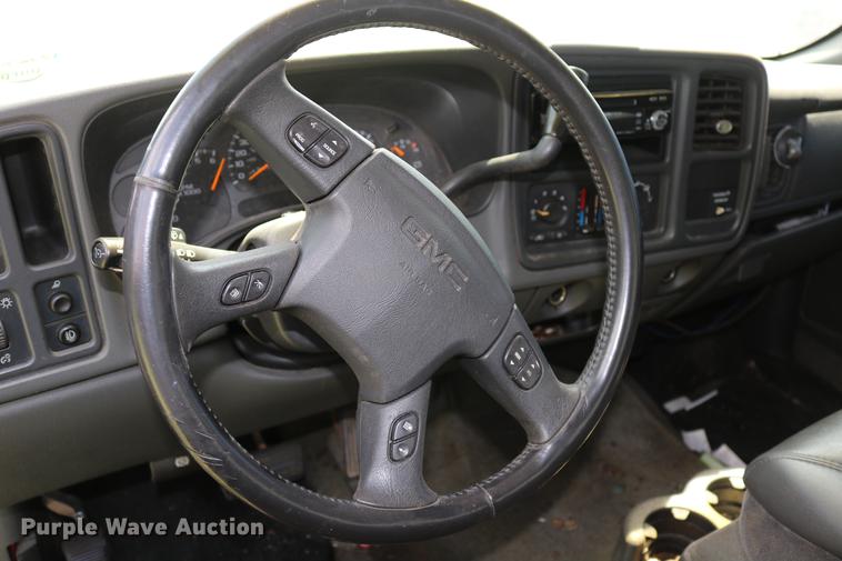 image for item DD8233 2003 GMC Sierra 1500 Ext. Cab pickup truck