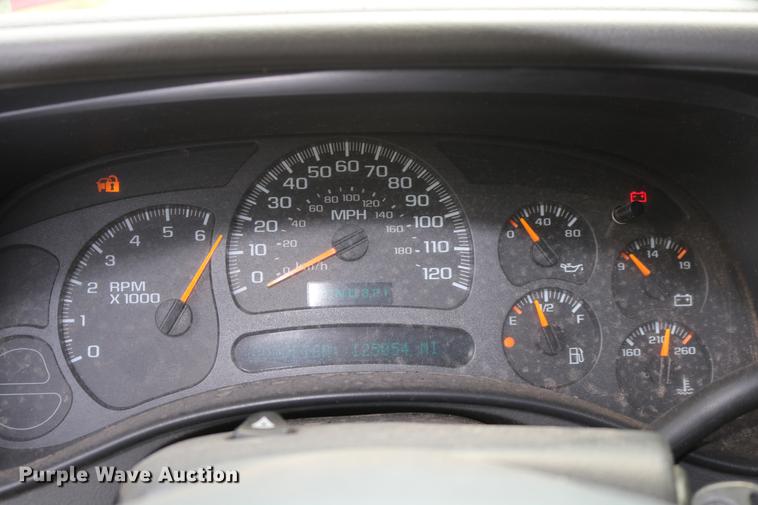 image for item DD8233 2003 GMC Sierra 1500 Ext. Cab pickup truck