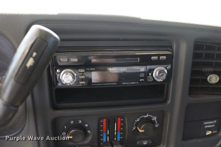 image for item DD8233 2003 GMC Sierra 1500 Ext. Cab pickup truck