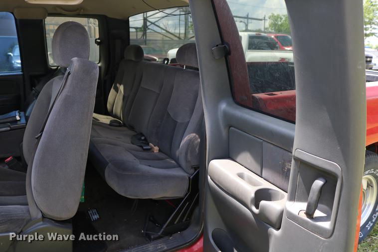 image for item DD8233 2003 GMC Sierra 1500 Ext. Cab pickup truck