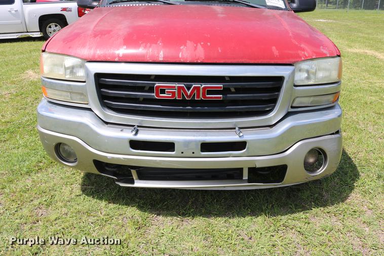 image for item DD8233 2003 GMC Sierra 1500 Ext. Cab pickup truck