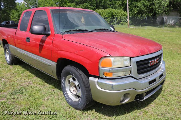image for item DD8233 2003 GMC Sierra 1500 Ext. Cab pickup truck