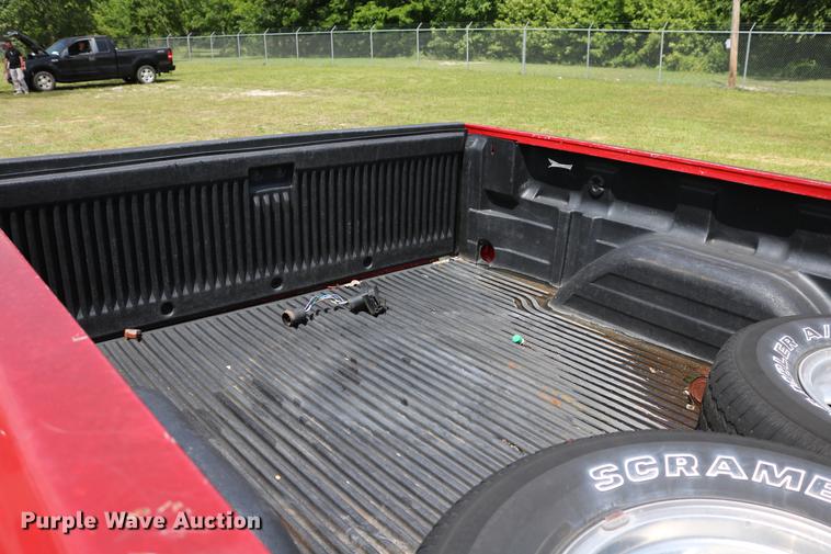 image for item DD8233 2003 GMC Sierra 1500 Ext. Cab pickup truck