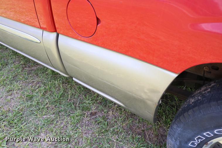 image for item DD8233 2003 GMC Sierra 1500 Ext. Cab pickup truck