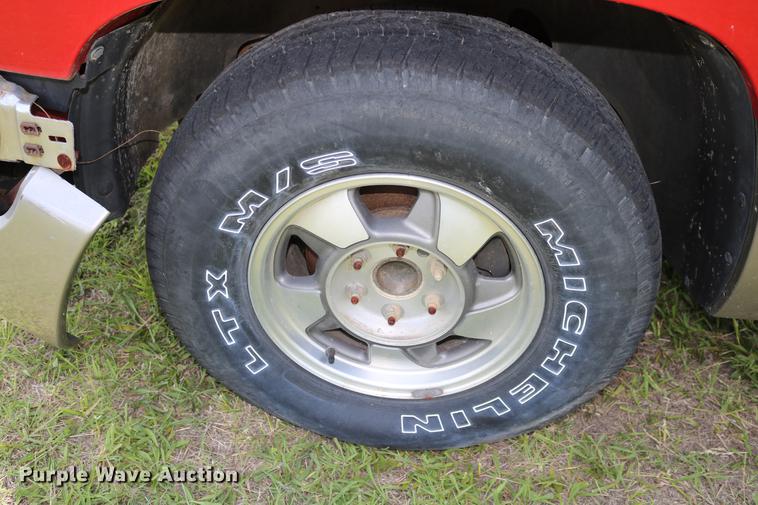 image for item DD8233 2003 GMC Sierra 1500 Ext. Cab pickup truck