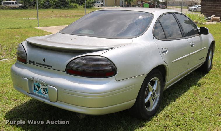 image for item DD8234 2002 Pontiac Grand Prix