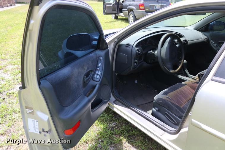 image for item DD8234 2002 Pontiac Grand Prix