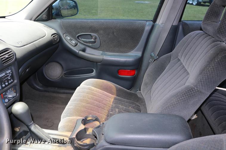 image for item DD8234 2002 Pontiac Grand Prix