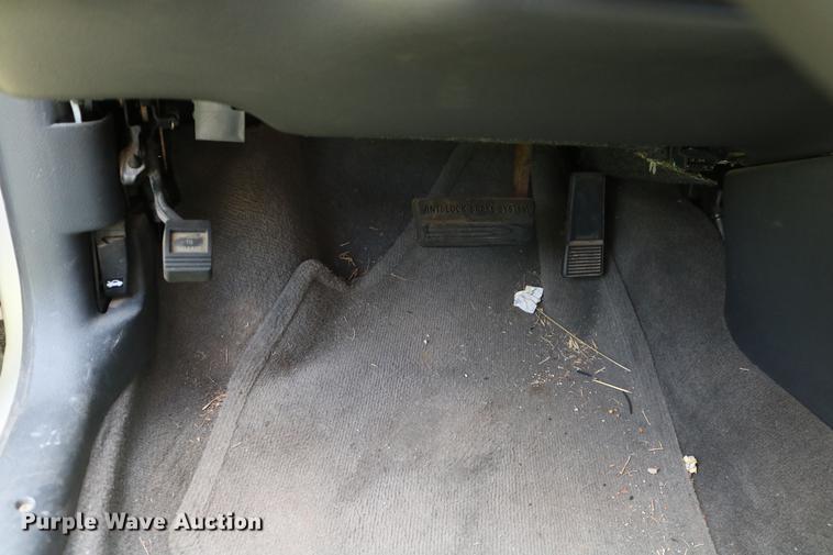 image for item DD8234 2002 Pontiac Grand Prix