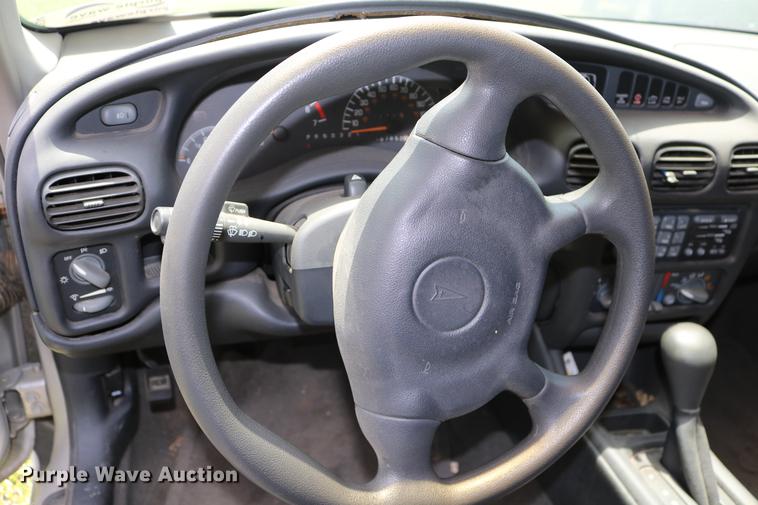 image for item DD8234 2002 Pontiac Grand Prix