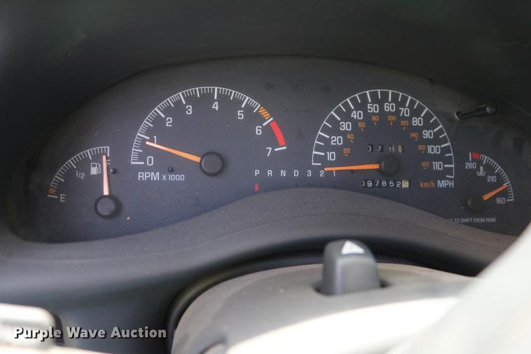 image for item DD8234 2002 Pontiac Grand Prix