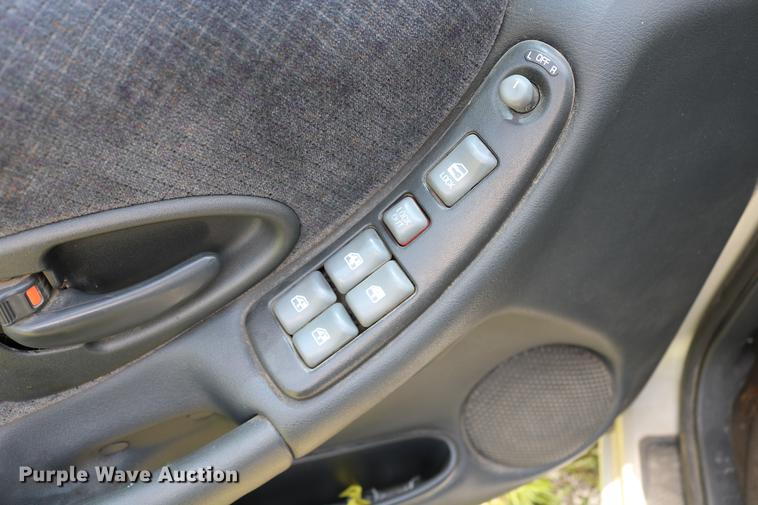 image for item DD8234 2002 Pontiac Grand Prix