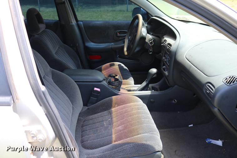 image for item DD8234 2002 Pontiac Grand Prix