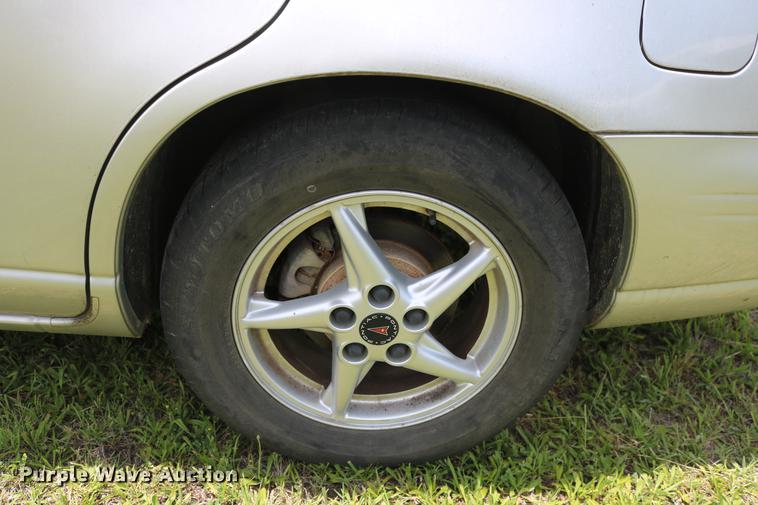 image for item DD8234 2002 Pontiac Grand Prix