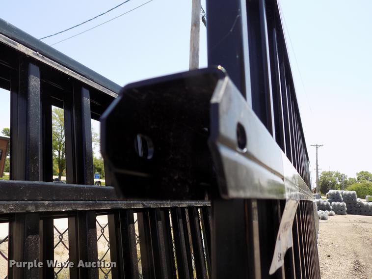 image for item DE1275 (4) fence panels