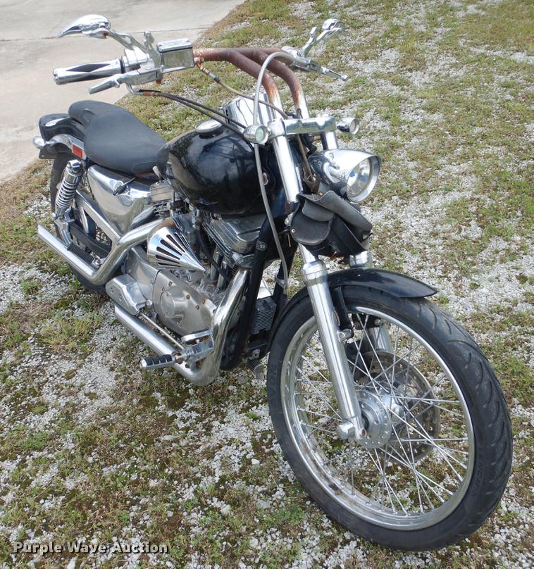 image for item DE3971 1992 Harley Davidson XL 883 motorcycle