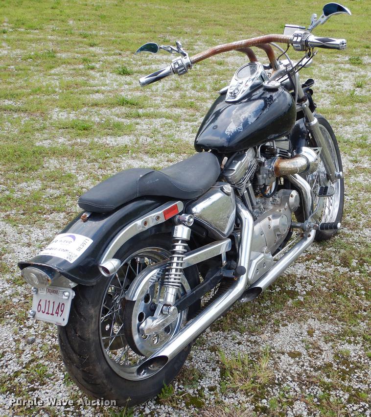 image for item DE3971 1992 Harley Davidson XL 883 motorcycle