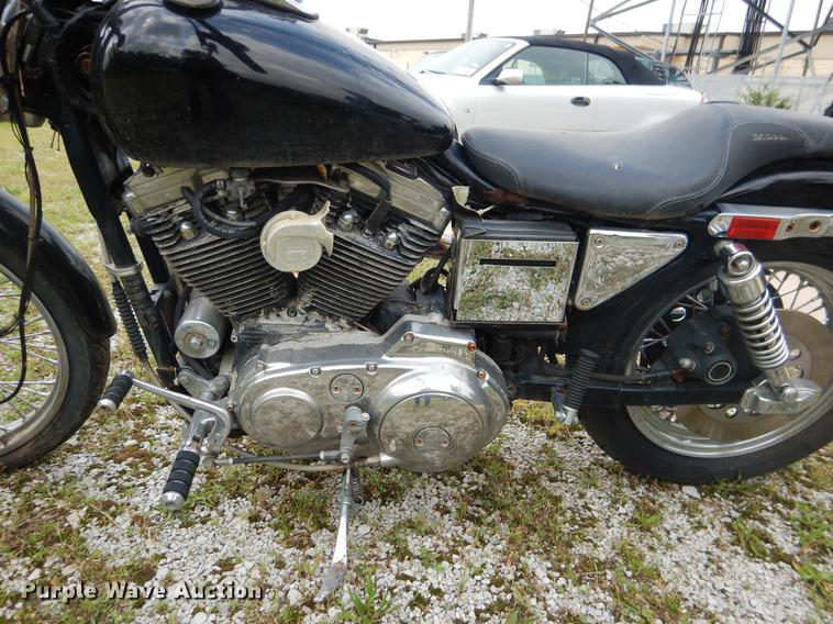 image for item DE3971 1992 Harley Davidson XL 883 motorcycle