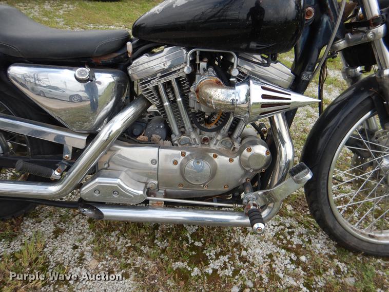 image for item DE3971 1992 Harley Davidson XL 883 motorcycle