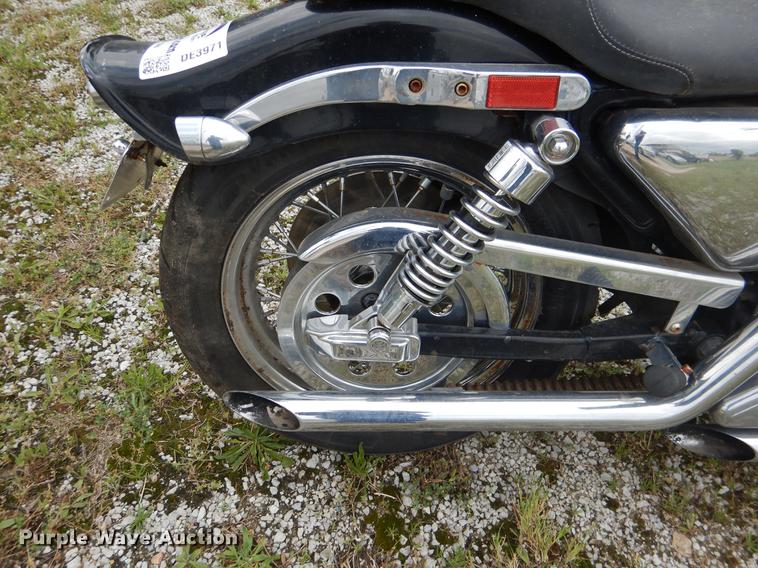 image for item DE3971 1992 Harley Davidson XL 883 motorcycle