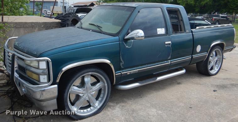 image for item DE3972 1997 Chevrolet C1500 pickup truck