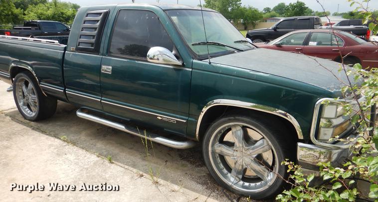 image for item DE3972 1997 Chevrolet C1500 pickup truck