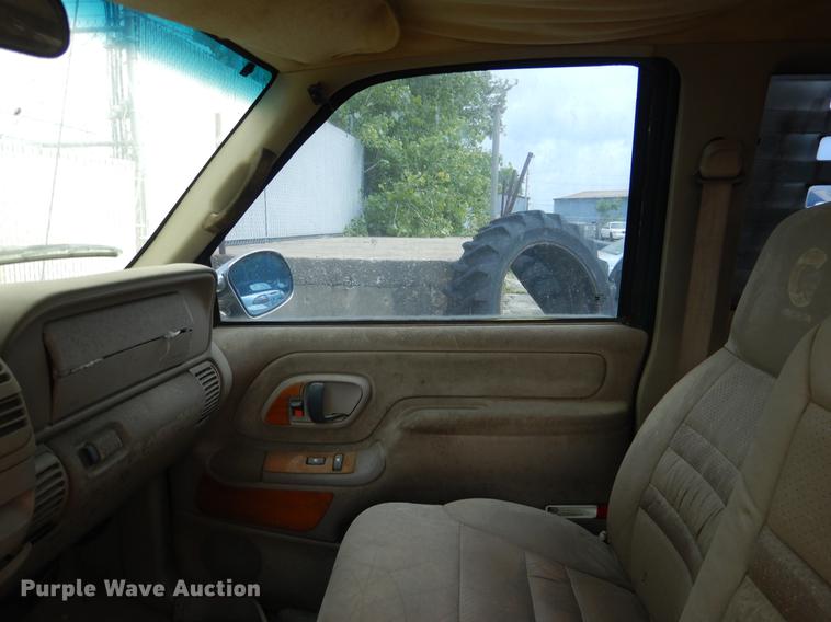 image for item DE3972 1997 Chevrolet C1500 pickup truck