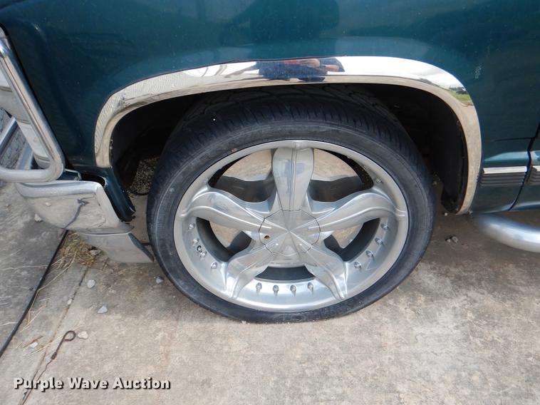 image for item DE3972 1997 Chevrolet C1500 pickup truck